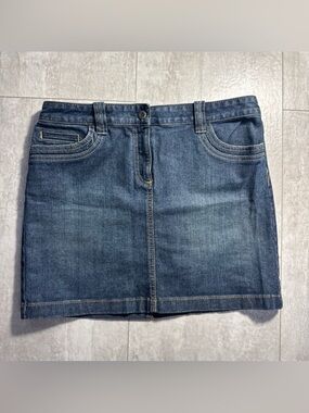 Loft Classic medium Wash Denim Mini Skirt size 8